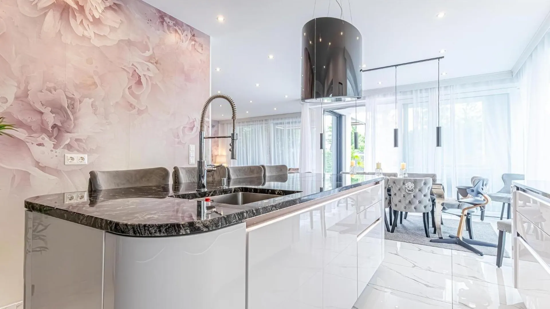 Luxury Vienna 6Br Villa With Private Pool & Sauna - Pets Allowed
