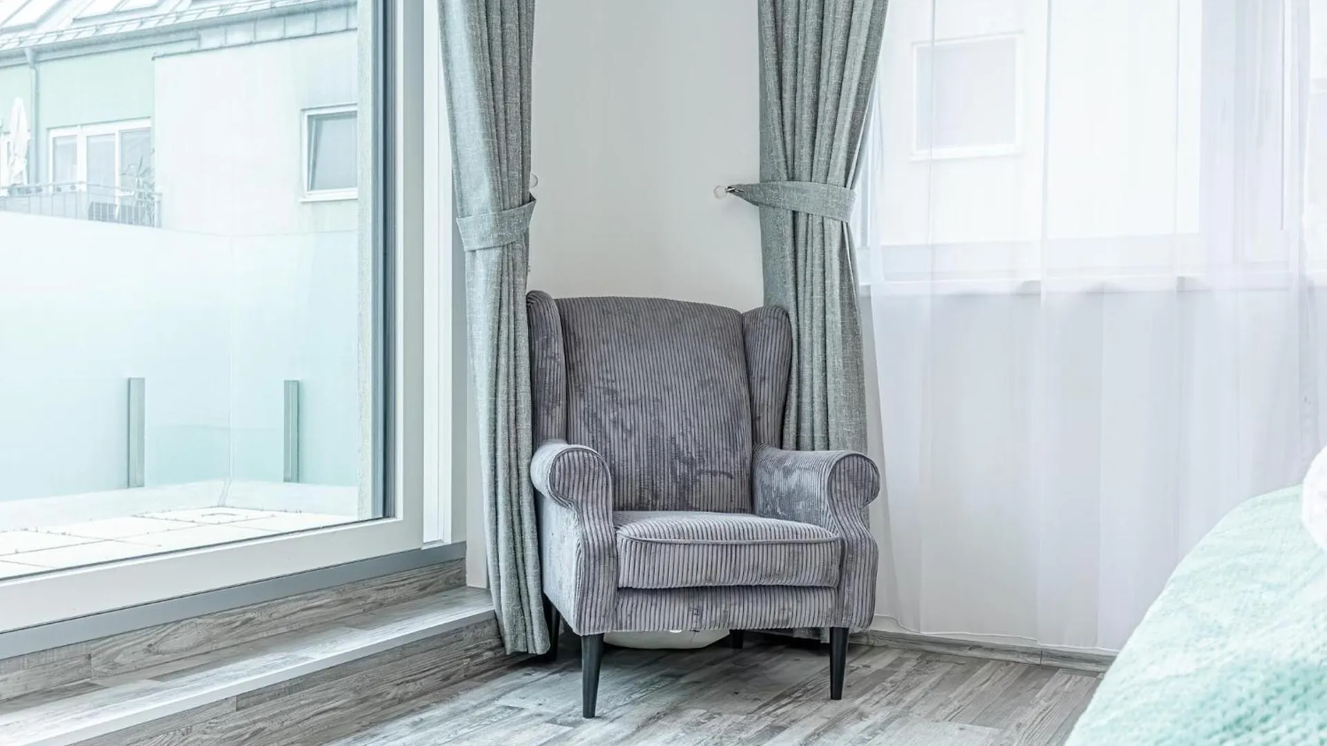Luxury Vienna 6Br Villa With Private Pool & Sauna - Pets Allowed 0*,