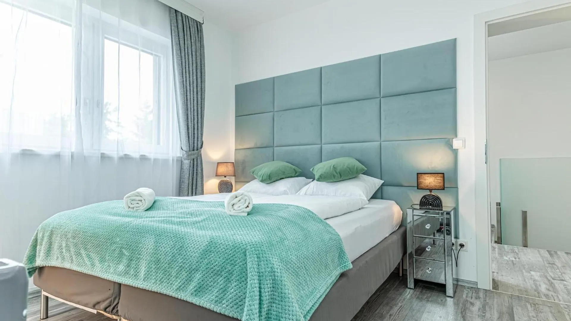 Luxury Vienna 6Br Villa With Private Pool & Sauna - Pets Allowed 0*,