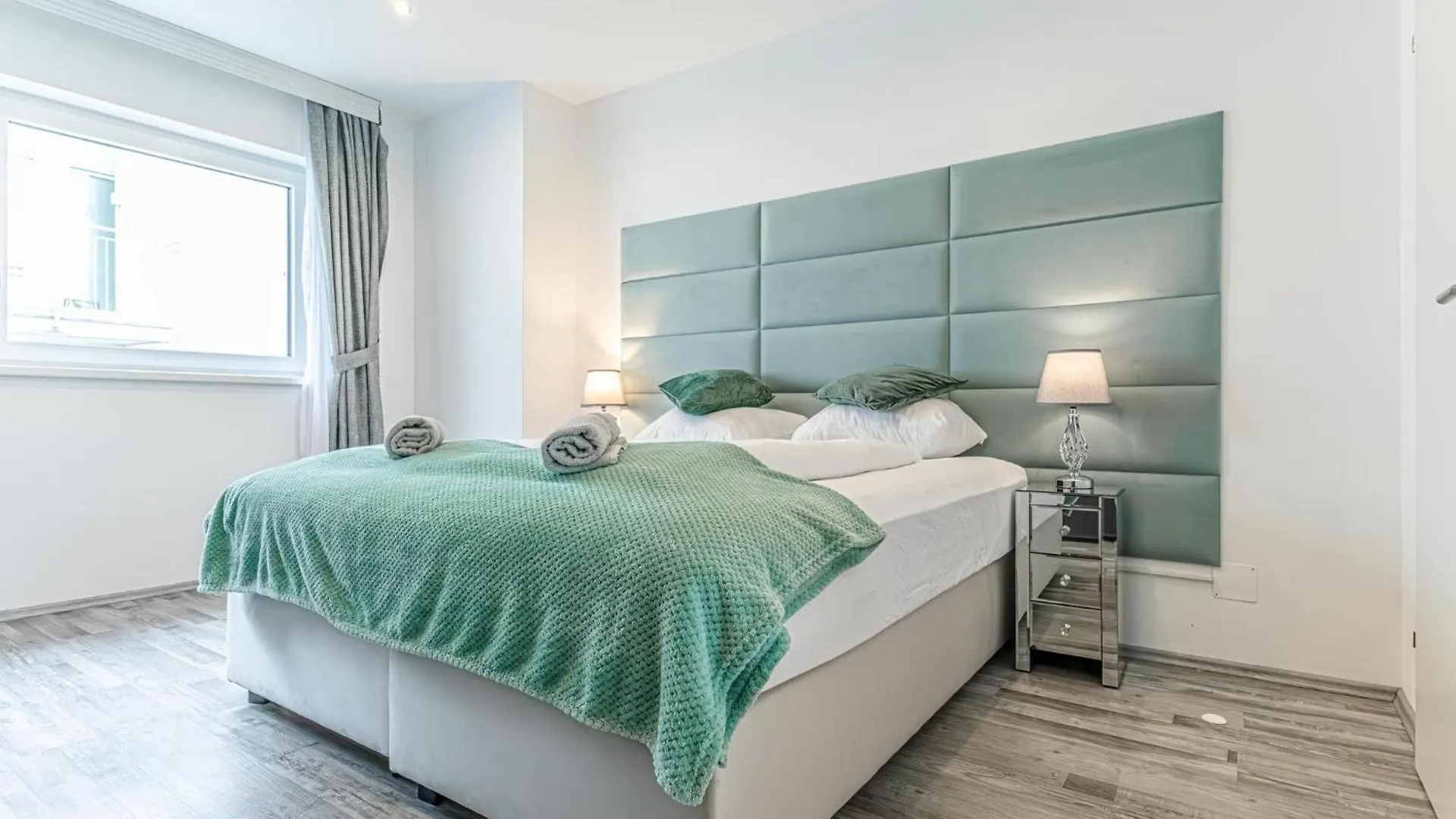 Luxury Vienna 6Br Villa With Private Pool & Sauna - Pets Allowed