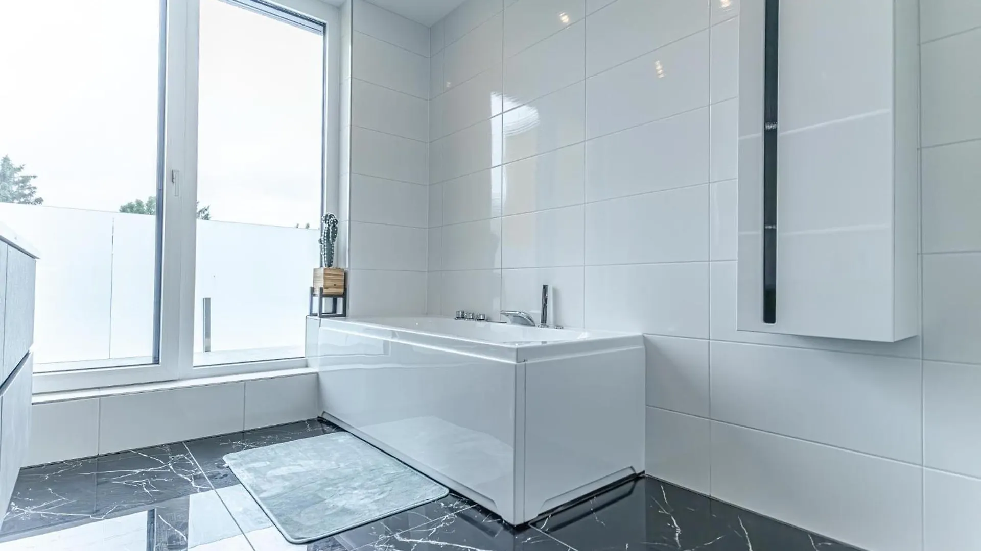 Luxury Vienna 6Br Villa With Private Pool & Sauna - Pets Allowed 0*,  Oostenrijk