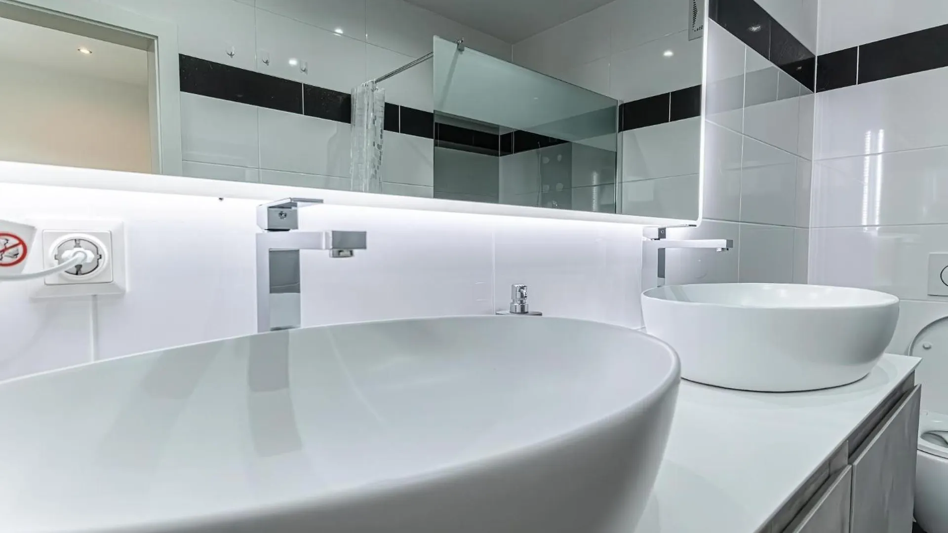 Luxury Vienna 6Br Villa With Private Pool & Sauna - Pets Allowed