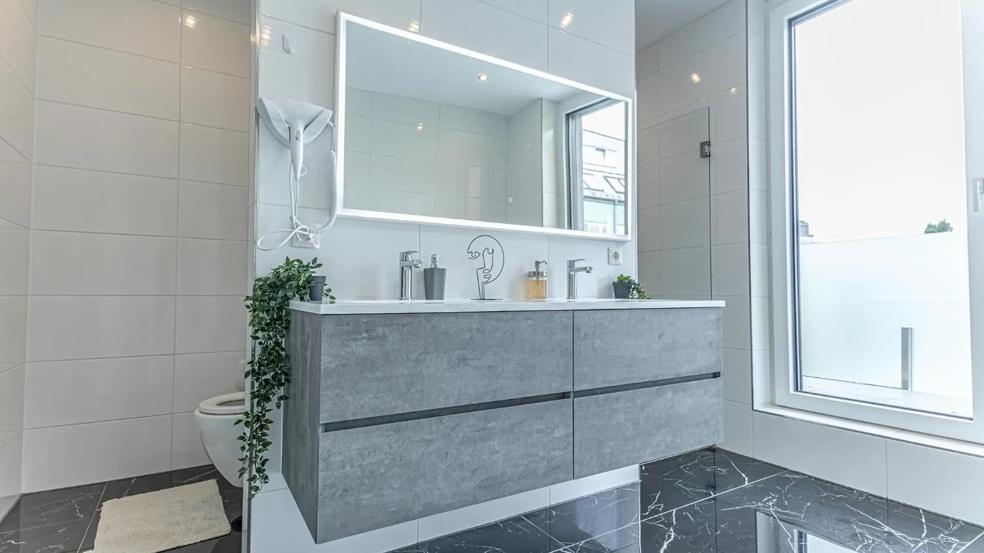 Luxury Vienna 6Br Villa With Private Pool & Sauna - Pets Allowed 0*,