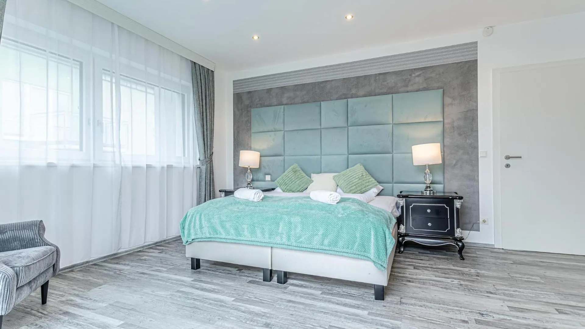 Luxury Vienna 6Br Villa With Private Pool & Sauna - Pets Allowed