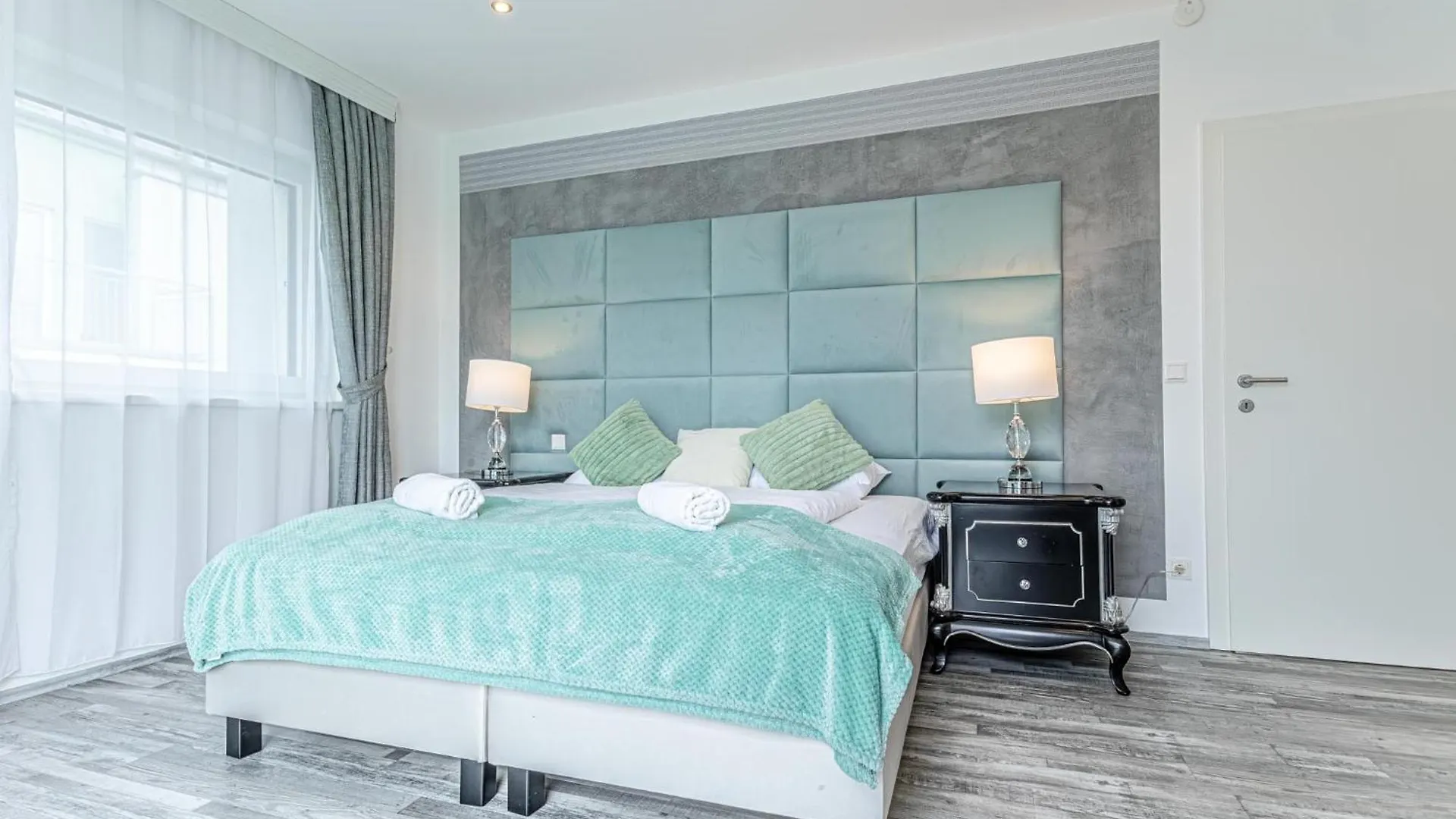 Luxury Vienna 6Br Villa With Private Pool & Sauna - Pets Allowed
