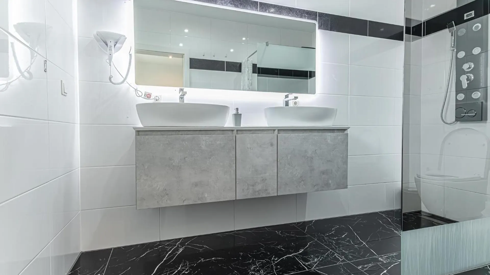 Luxury Vienna 6Br Villa With Private Pool & Sauna - Pets Allowed